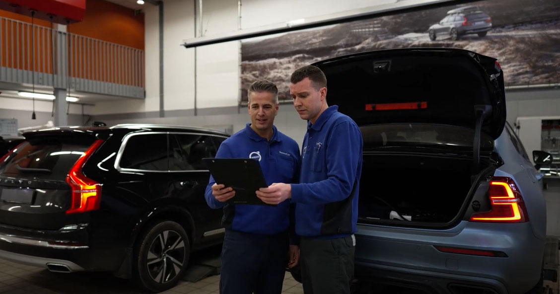 SvensCar automonteur werkplaats overleg