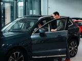 SvensCar Volvo XC60 Showroom Uitleg Klant