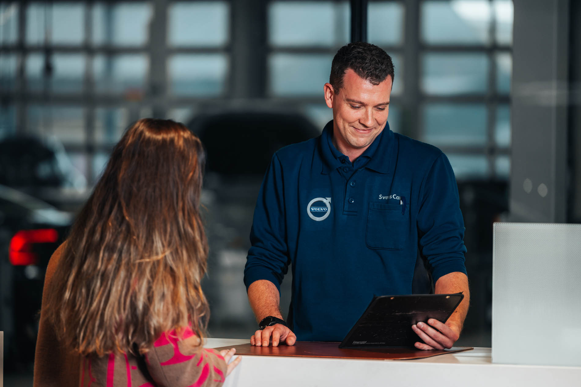 SvensCar Volvo Monteur Gesprek Klant 