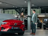 SvensCar Volvo C40 Rood Voorkant Sleuteloverdracht